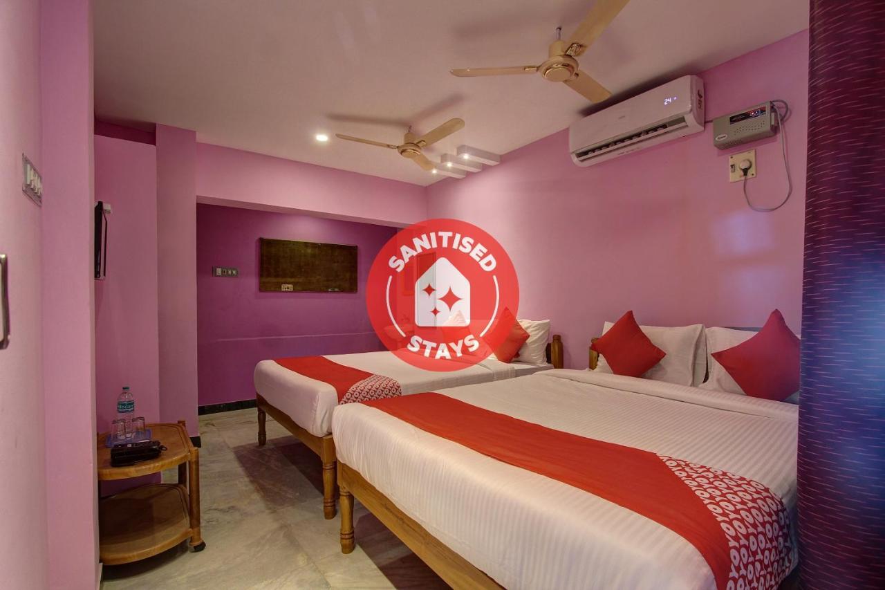 โอโย 38664 Rt เรซิเดนซี Hotel โกลเดนร็อค ภายนอก รูปภาพ